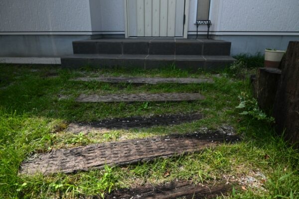 枕木のアプローチ